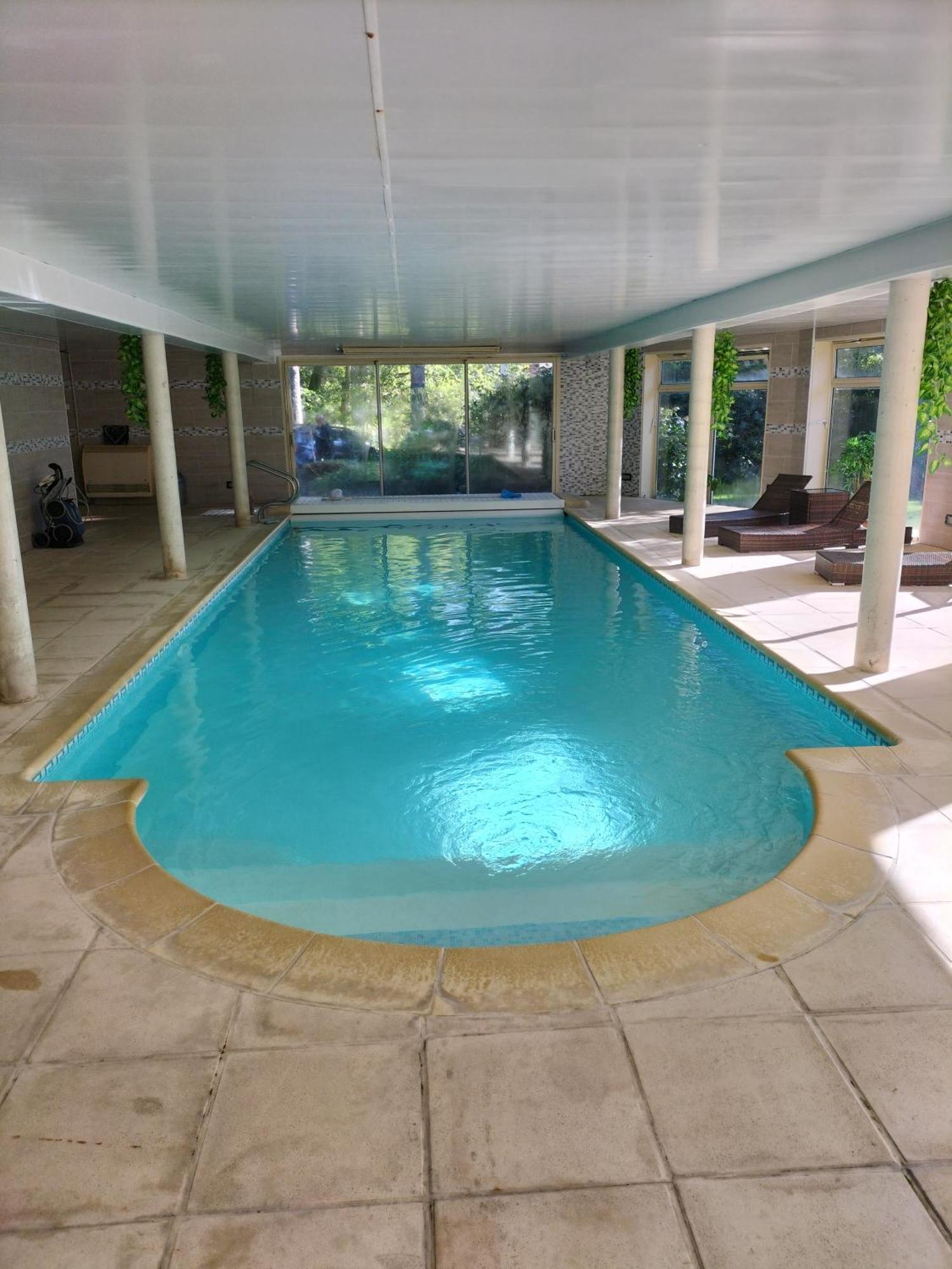 Au Charme Du Lac Espace Bien Etre Et Piscine Chauffe Proche Parc Et Restaurant Du Casino Forges-les-Eaux Eksteriør billede