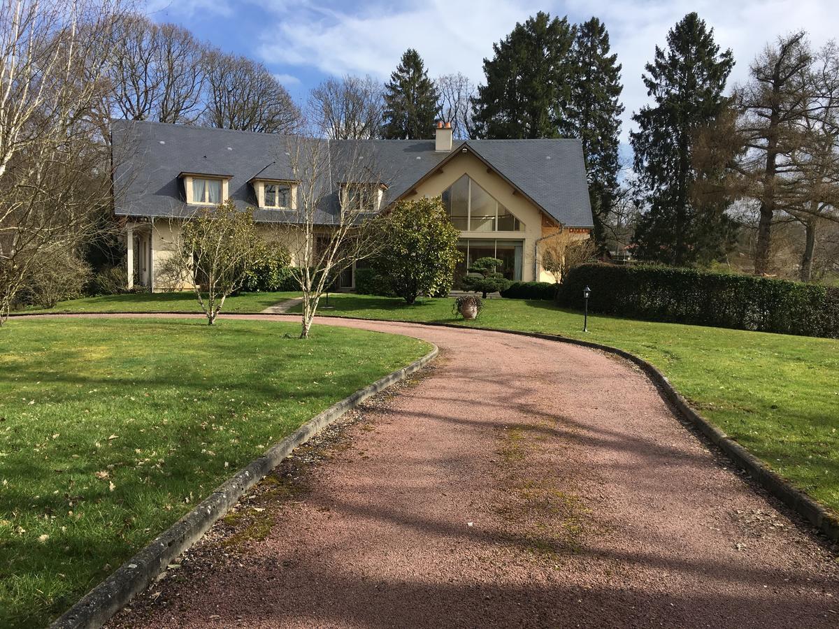 Au Charme Du Lac Espace Bien Etre Et Piscine Chauffe Proche Parc Et Restaurant Du Casino Forges-les-Eaux Eksteriør billede