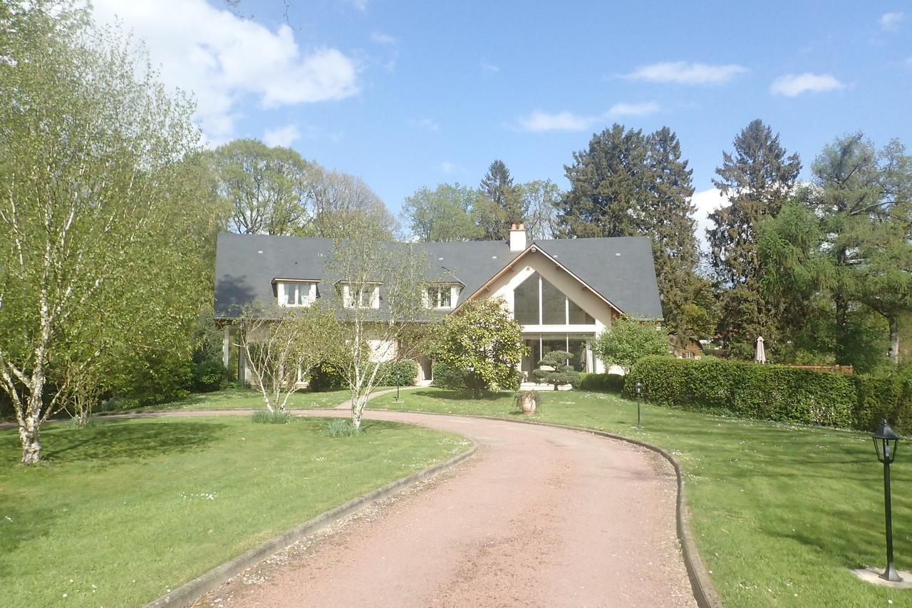 Au Charme Du Lac Espace Bien Etre Et Piscine Chauffe Proche Parc Et Restaurant Du Casino Forges-les-Eaux Eksteriør billede